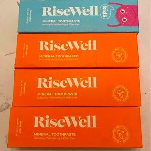 Risewell toothpaste and floss